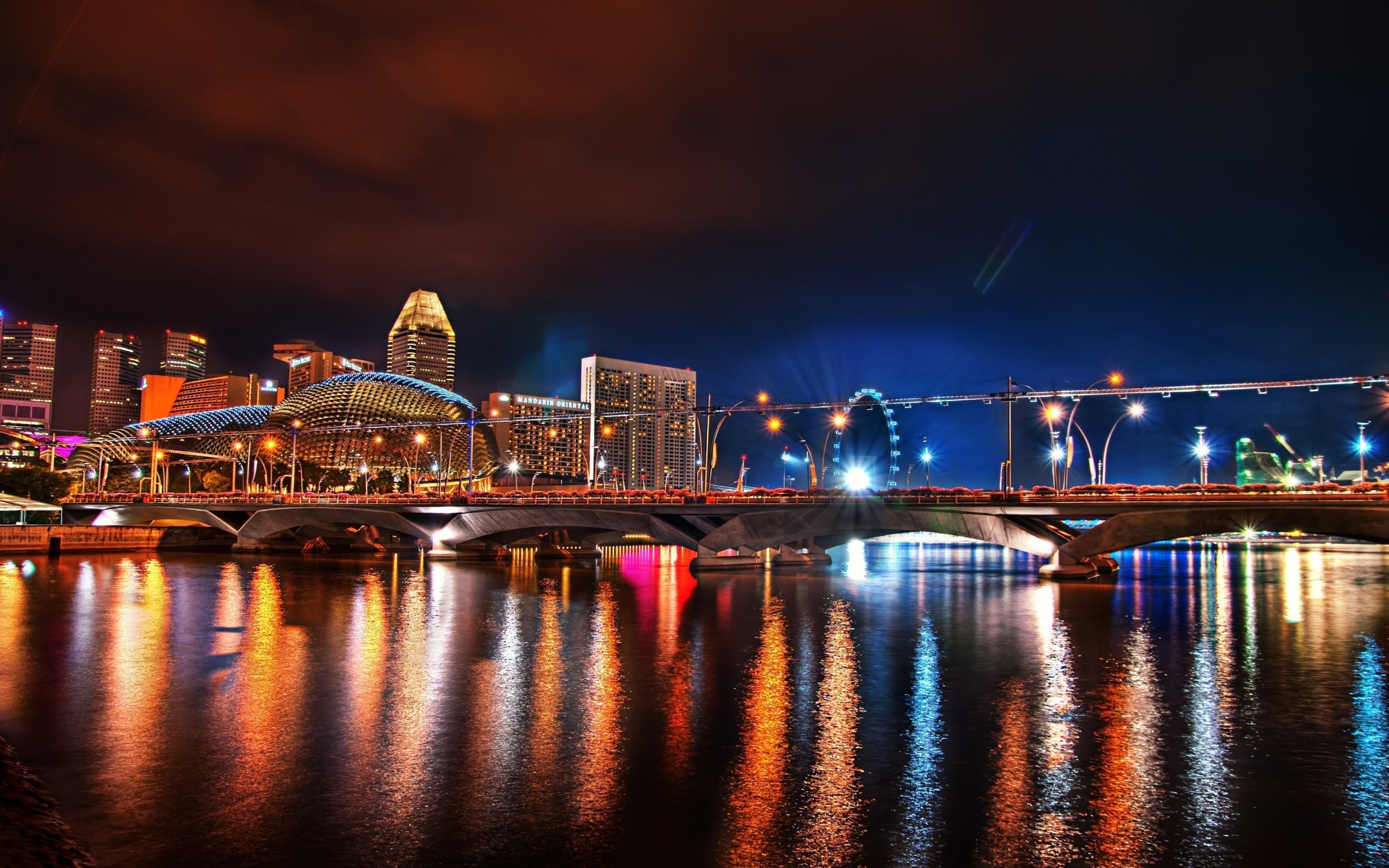 river-in-singapore-at-night